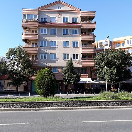 Ap Apartment Near Center Park Skopje Ngoại thất bức ảnh